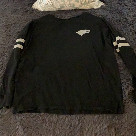 Game Of Thrones Tops - Nwot Boxlunch Stark Game Of Thrones Shirt